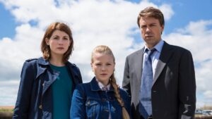 Série policial britânica na Netflix recebe elogio comparando a Shakespeare