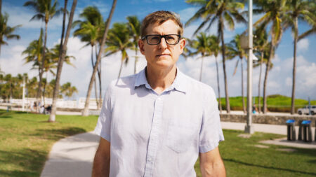 Trailer de Louis Theroux investiga a esfera masculina online