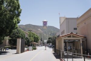 Entenda a venda histórica da Warner Bros. Discovery e seus impactos