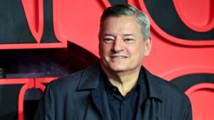 Após desistir da Warner, Ted Sarandos foca expansão da Netflix na Europa