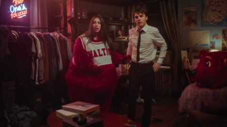 Sadie Sandler enfrenta a pior colega de quarto em ‘Roommates’, novo filme da Netflix