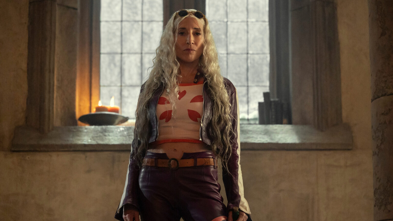 Por que a Dra. Kureha de One Piece da Netflix parece tão familiar? Por que a Dra. Kureha de One Piece da Netflix parece tão familiar?