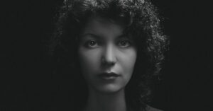 Ex-namorada de influenciador da manosphere pediu para sair de documentário da Netflix