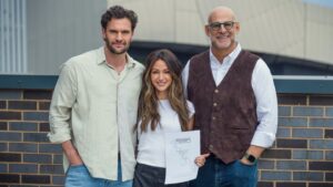 Série ‘The Woods’ da Netflix com Tom Bateman e Michelle Keegan revela elenco