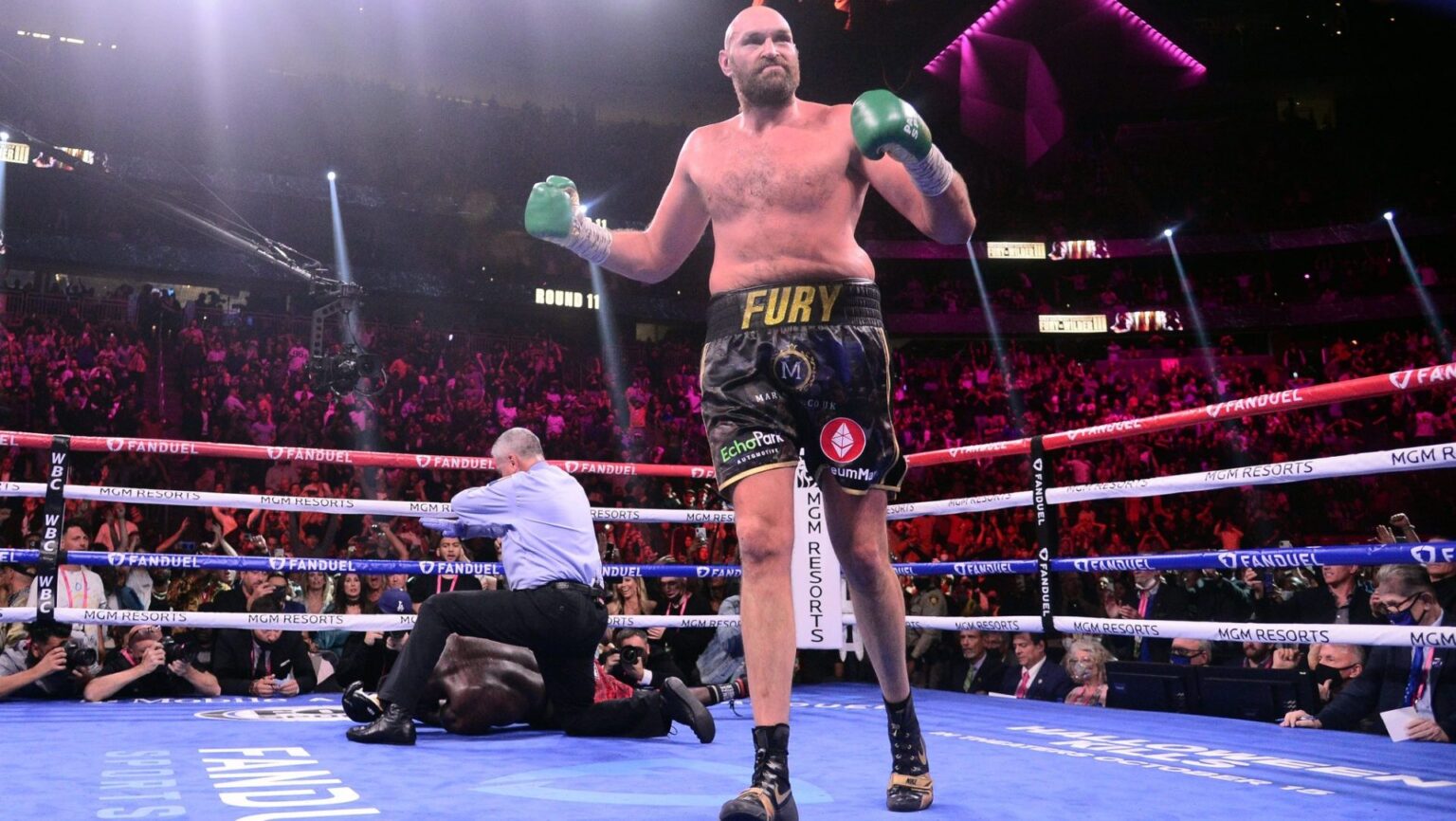 Netflix amplia investimento e transmite superluta Fury x Joshua