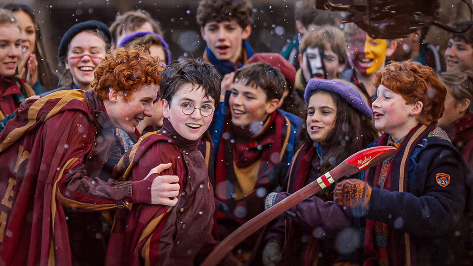 Como assistir Harry Potter BTS: Encontrando Harry e os segredos da produção