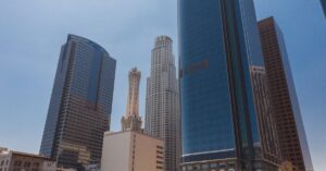 Impactos de uma possível fusão entre Paramount e Warner