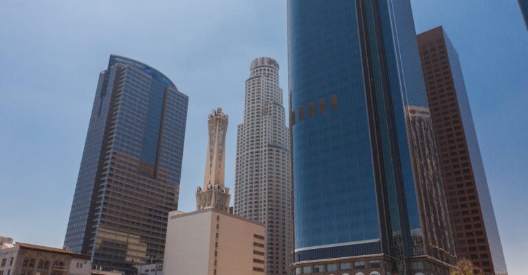 Impactos de uma possível fusão entre Paramount e Warner