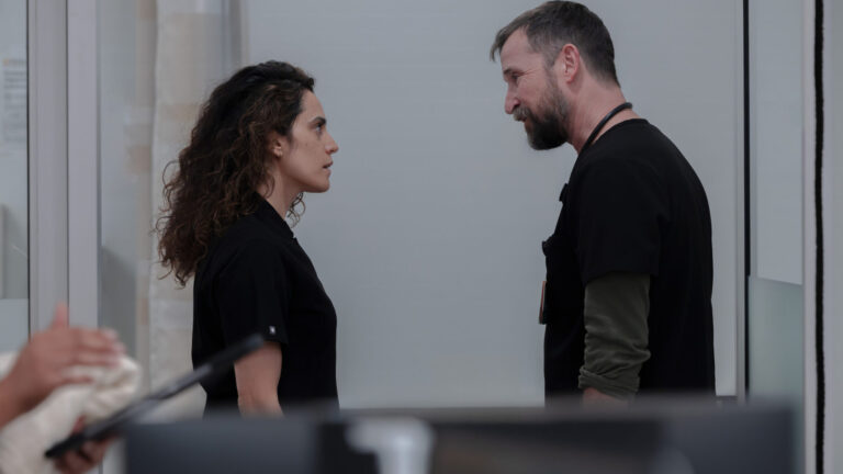 A polêmica dos headcanons tóxicos desafia a série The Pitt