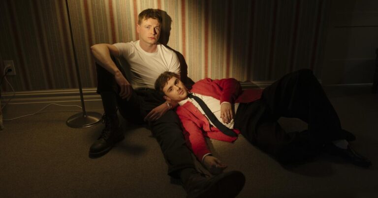 Conheça os atores que interpretam Niall e Ruben jovens em Half Man na HBO