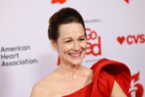 Laura Linney integra elenco da série DC ‘Lanterns’ da HBO Laura Linney integra elenco da série DC ‘Lanterns’ da HBO