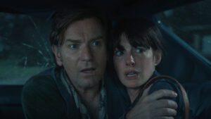 Novo trailer de O Fim da Rua Oak mostra batalha épica contra dinossauros
